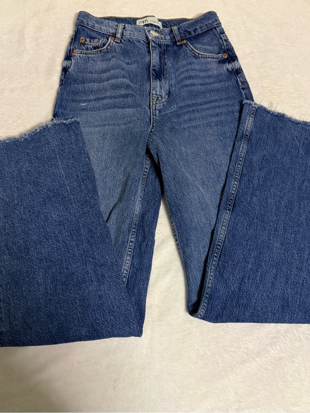 Zara Women’s Size 2 Wide Leg Flare Jeans High Rise Raw Hem Blue Denim